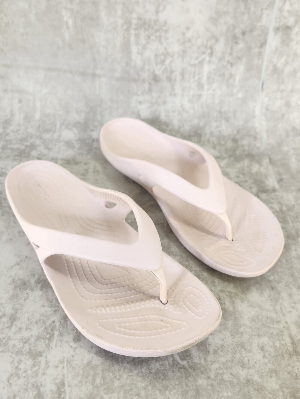 Crocs Kadee II Flip Flops Women Size 9 Light Pink Thong Sandals Beach Waterproof